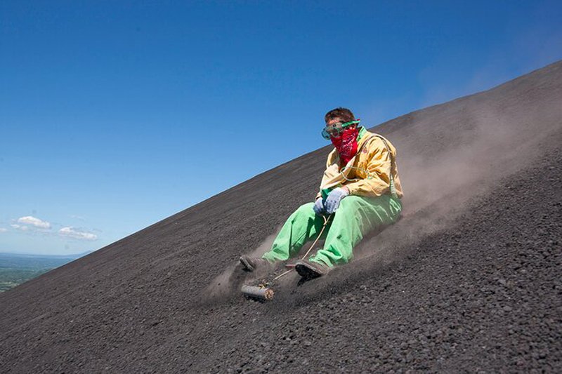 nicaragua-travel-adventures-volcano-boarding